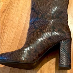 BROWN SNAKESKIN KNEE BOOTS